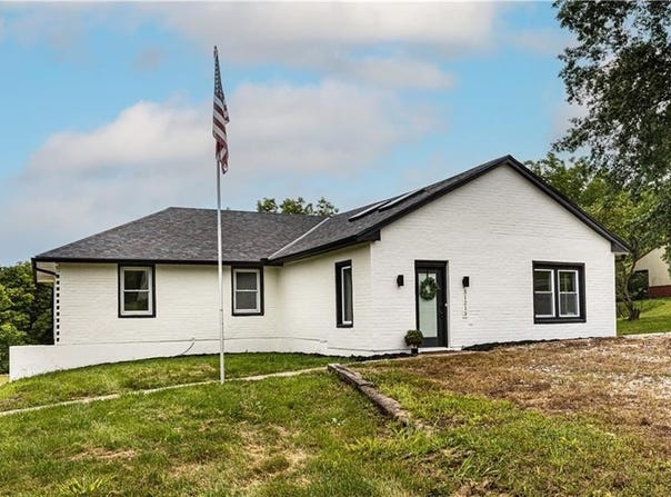 31213 W 161st Street, Excelsior Springs, MO 64024
