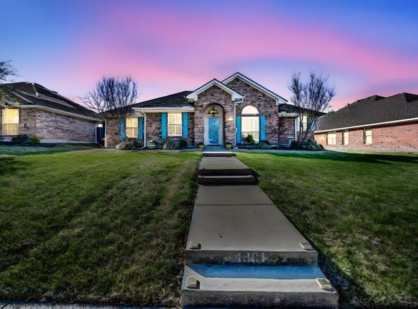 1301 Tad Street, Ennis, TX 75119