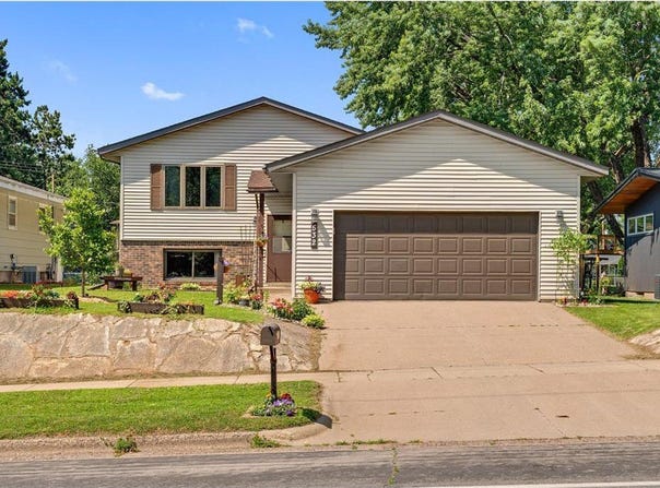 532 S 7th Street, La Crescent, MN 55947