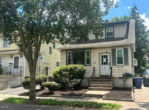 202 Fitzpatrick St, Hillside Twp., NJ 07205-2206