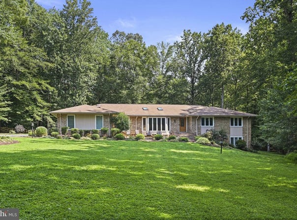 11308 SENECA CIR, GREAT FALLS, VA 22066