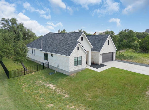 809 John Price, Blanco, TX 78606