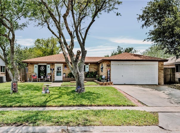 305 Birchwood Drive, Kingsville, TX 78363