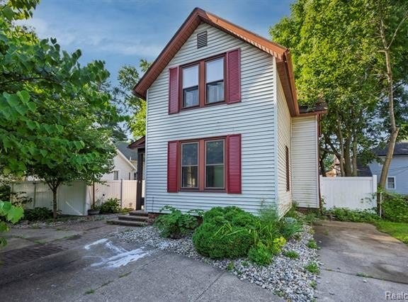 77 Hubbard Street, Mt. Clemens, MI 48043