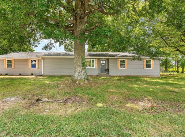 234 W Howard Avenue, Billings, MO 65610