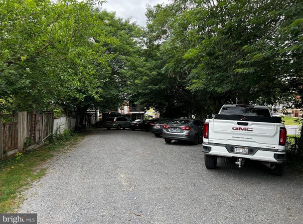 537 N QUEEN STREET, MARTINSBURG, WV 25404