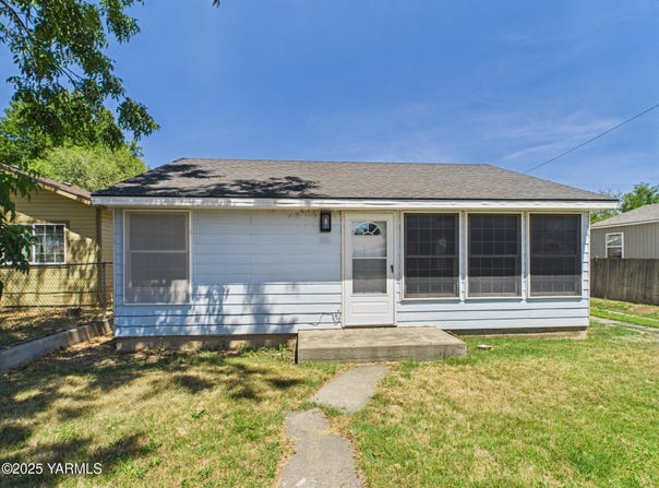 914 madison Ave, Toppenish, WA 98948