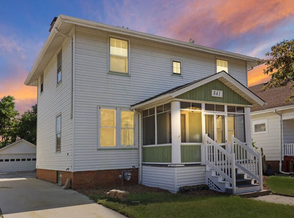 841 64th St, Kenosha, WI 53143