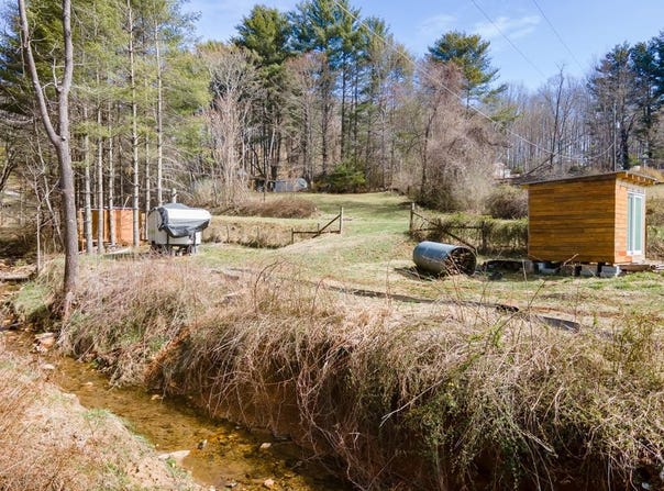 93 Farmville Ln, Galax, VA 24333