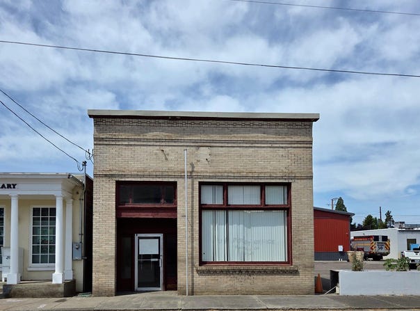 751 W 1st St, Halsey, OR 97348