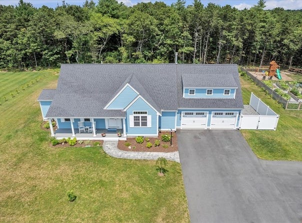8 Dylans Way, Falmouth, MA 02536