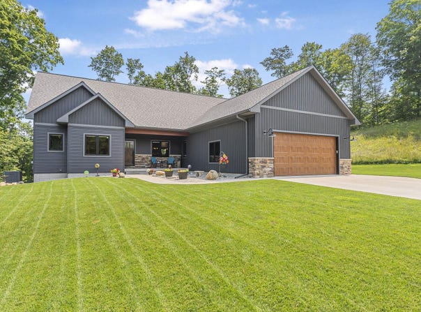 6238 E Gallivan Road, Cedar, MI 49621