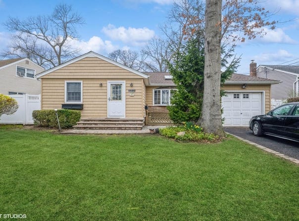 1492 Poulson Street, Wantagh, NY 11793