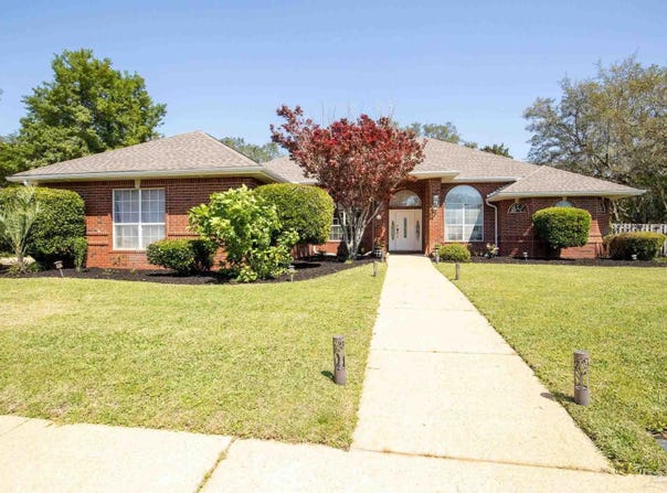 1126 Mary Kate Dr, Gulf Breeze, FL 32563