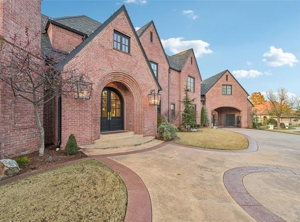 1401 Oak Tree Drive, Edmond, OK 73025