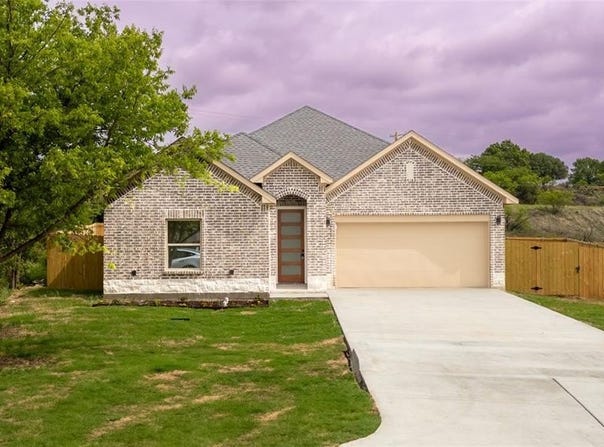 518 Dolphin Terrace, Runaway Bay, TX 76426