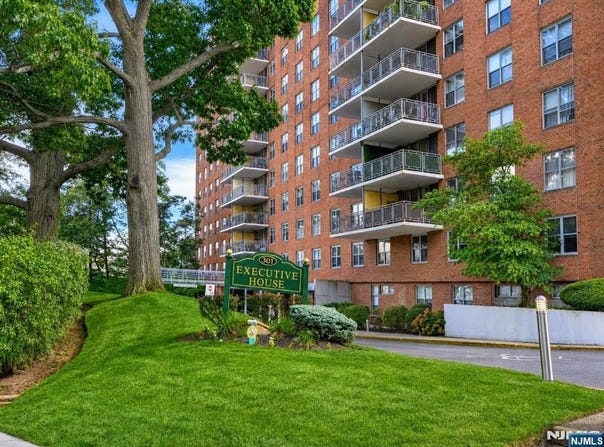 301 Beech Street, Hackensack, NJ 07601