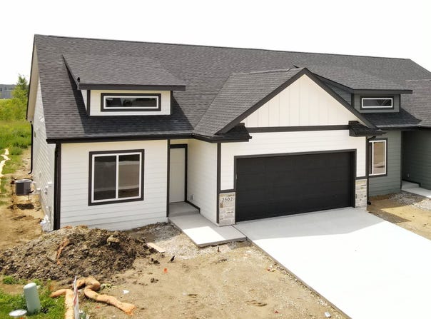 2502 NE 6th Street, Grimes, IA 50111