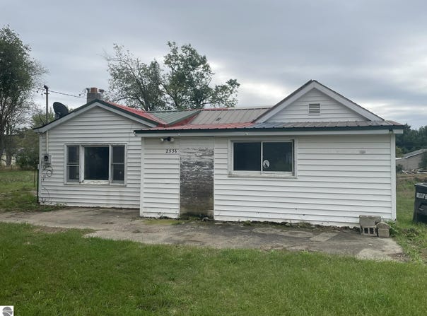 2536 E Michigan Avenue, Lupton, MI 48635