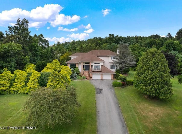 648 Marion Lane, Brodheadsville, PA 18322