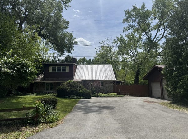 301 W 240th Avenue, Shelby, IN 46377