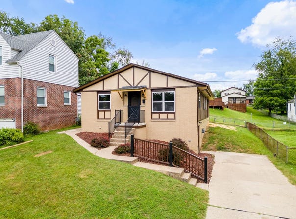 338 S Walnut Street, Huntington, WV 25705