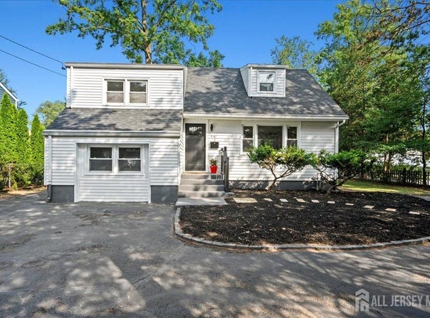 316 Seneca Avenue, Middlesex, NJ 08846