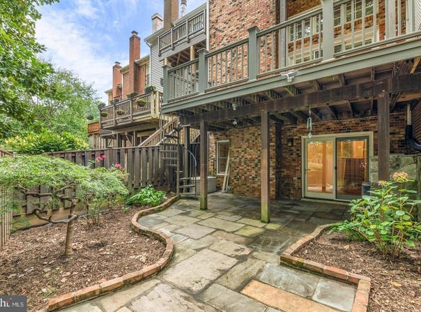 8526 RAGLAN Road, VIENNA, VA 22182
