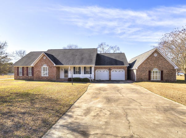 485 E Emerald Lake Drive, Sumter, SC 29153