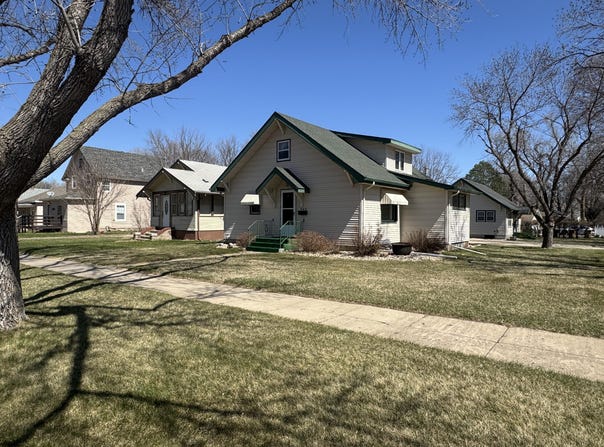 864 Utah Ave SE, Huron, SD 57350