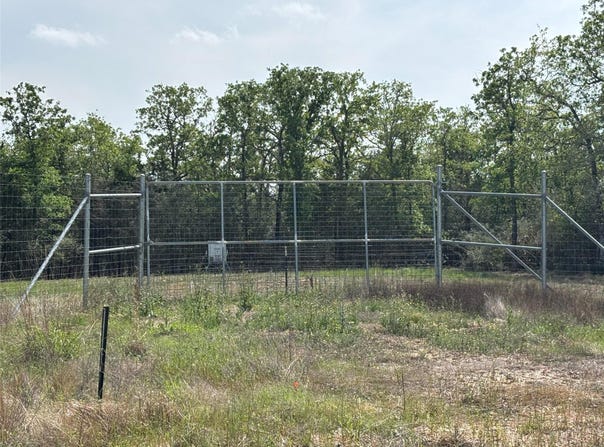 2250 Old Lockhart RD, Plum, TX 78952