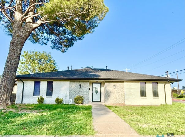 2100 N Adobe Drive, Hobbs, NM 88240
