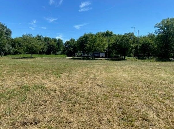 308 E Walnut, Whitewright, TX 75491