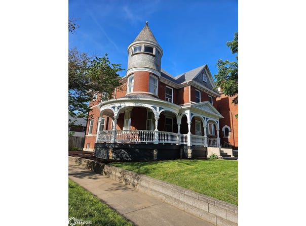 833 Avenue E, Fort Madison, IA 52627