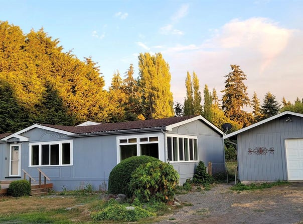 202 Leisure Lane, Port Angeles, WA 98362