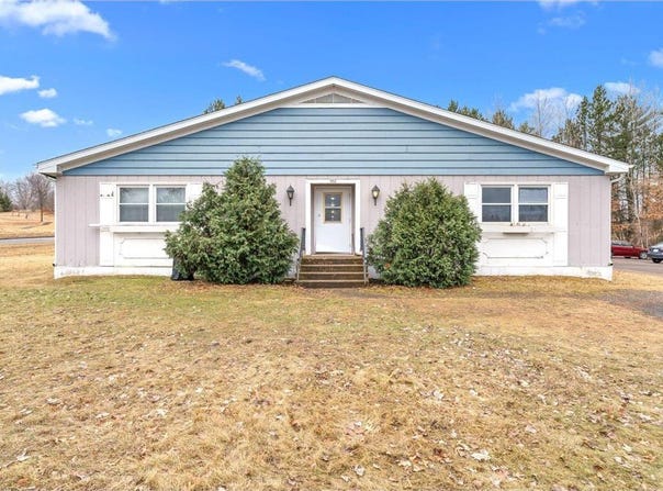 403 W Saint George Avenue, Grantsburg, WI 54840