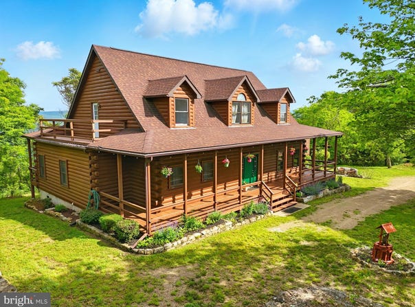 1292 PEAKS VIEW DRIVE, YELLOW SPRING, WV 26865