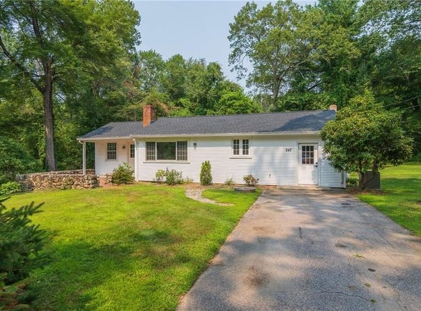 247 Quaker Lane, Scituate, RI 02857