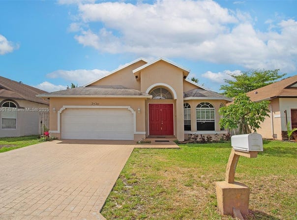 2730 Washington Dr, Fort Lauderdale, FL 33311