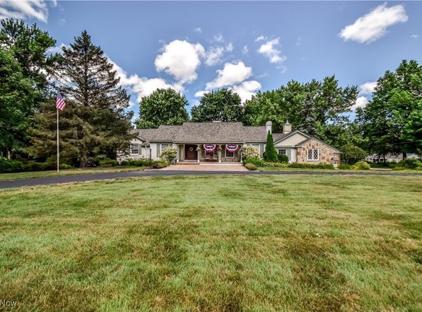 9715 Johnnycake Ridge Road, Concord, OH 44060