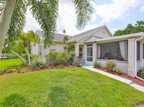 815 SILVERTHORN LANE, SUN CITY CENTER, FL 33573
