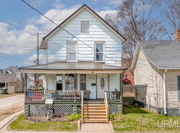 210 S 8th, Escanaba, MI 49829