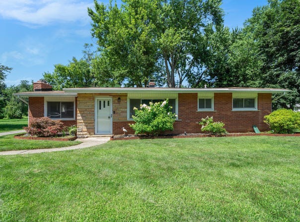 60610 Marjorie Ann Street, South Lyon, MI 48178