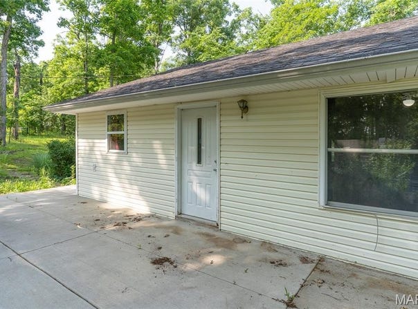 47 Skyline Drive, New Florence, MO 63363