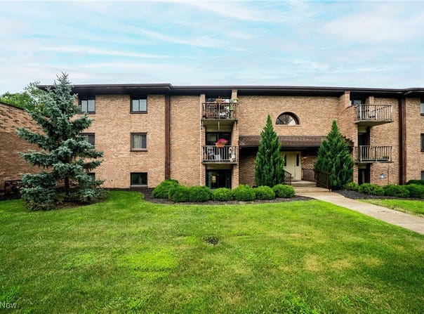 550 Tollis, Broadview Heights, OH 44147