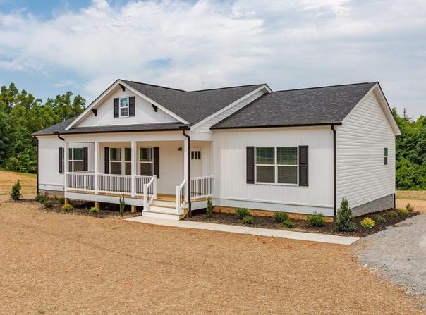 915 Levi Road, Green Bay, VA 23942