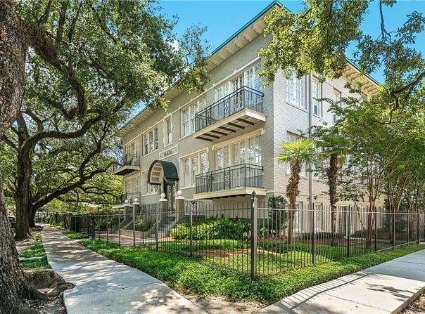 3820 SAINT CHARLES Avenue, New Orleans, LA 70115