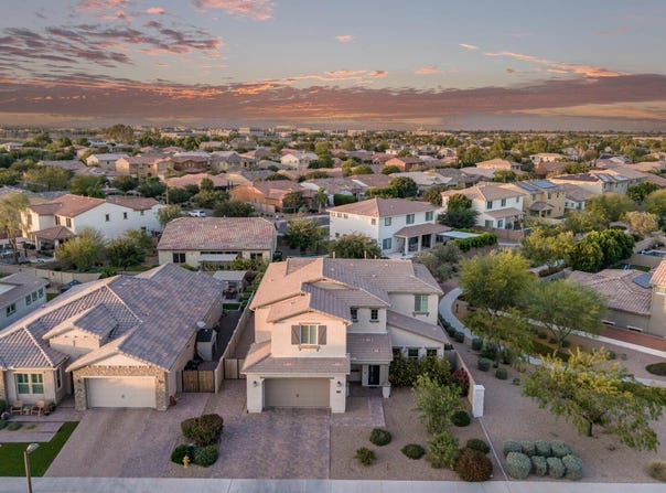 1076 E KENSINGTON Road, Gilbert, AZ 85297