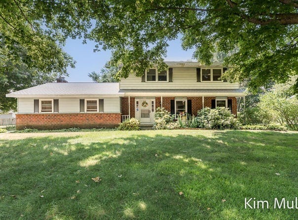 3378 Keswick Drive NE, Belmont, MI 49306