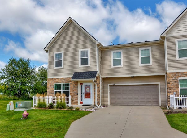 3018 SE Glenstone Drive, Grimes, IA 50111